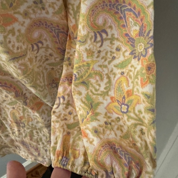 Lauren Ralph Lauren pastel paisley top size Size XL. Elastic neck, 3/4 sleeves - Picture 4 of 10